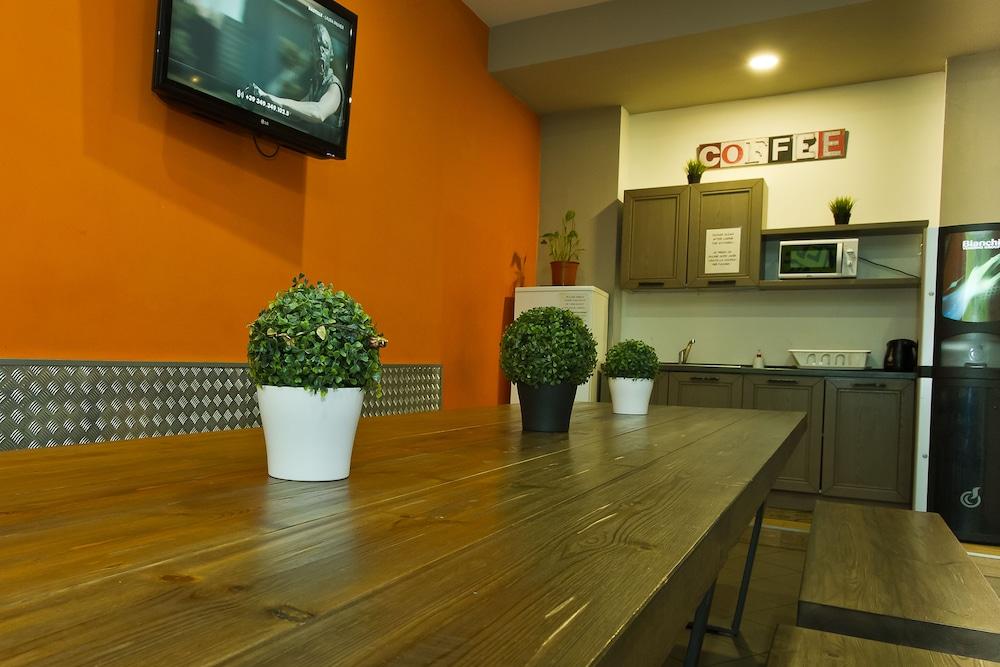 Youth Station Hostal